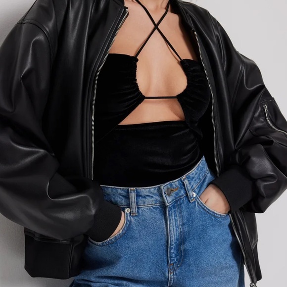 NA-KD - Keyhole Velvet Strap Top - XS - Picture 3 of 4